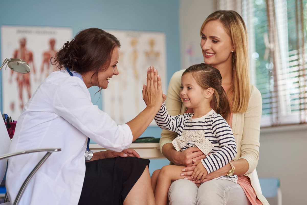 Consultation médicale avec enfant