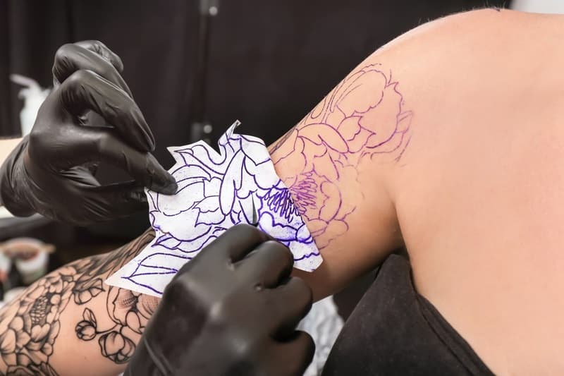 Décalquage dun tatouage